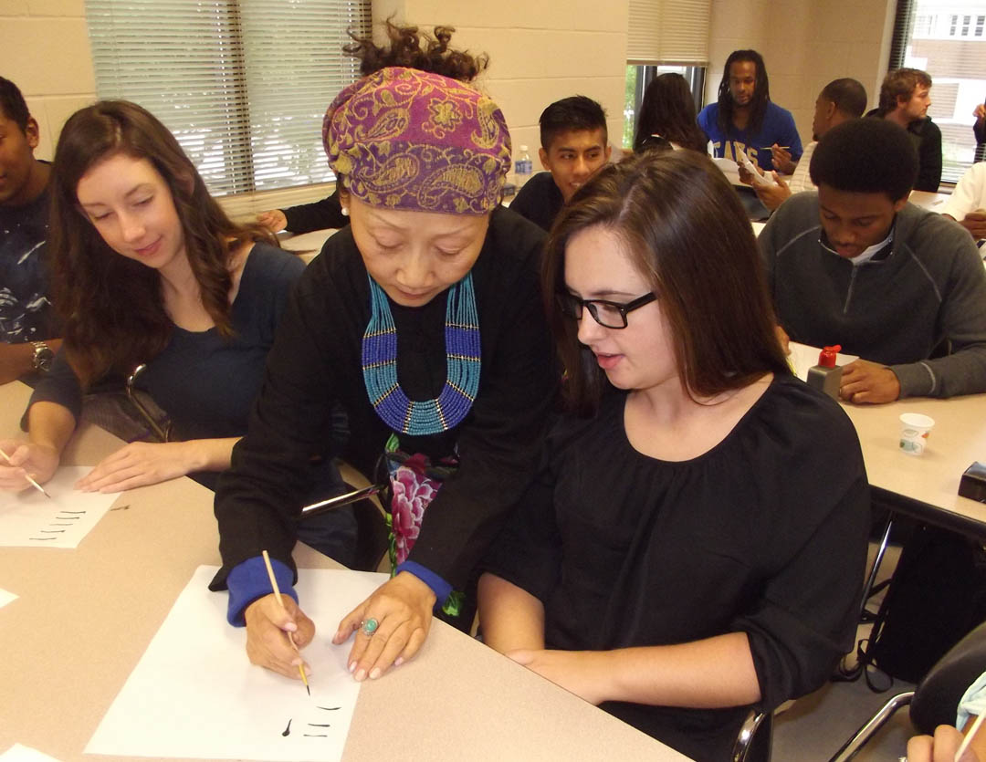 Chinese artist teaches calligraphy to CCCC students