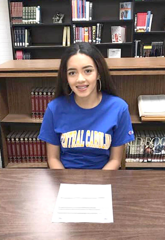 Read the full story, CCCC cross country signs Yocelyn Rivera