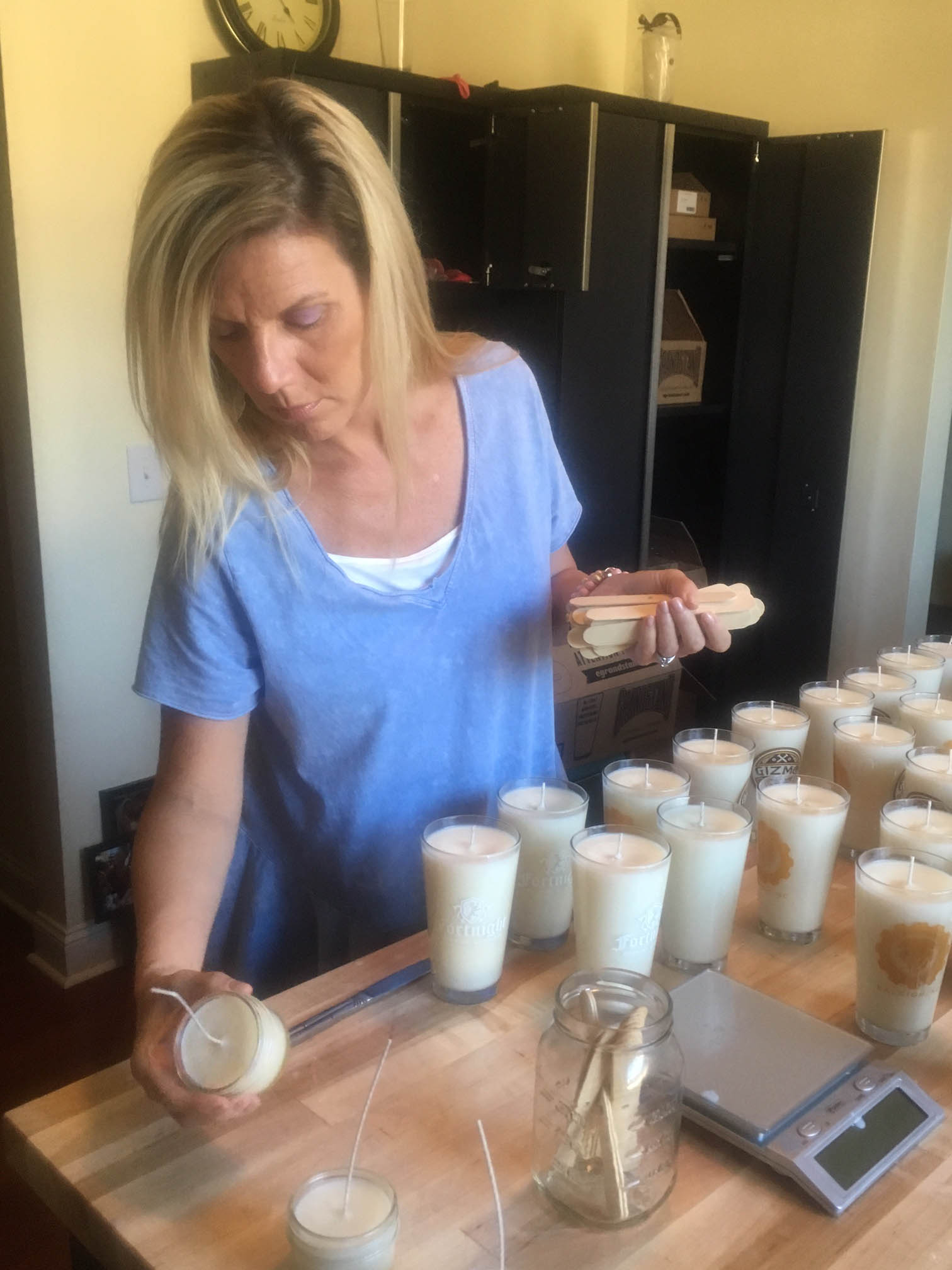 Candle maker sparks new flame in market, assisted by CCCC Small Business Center