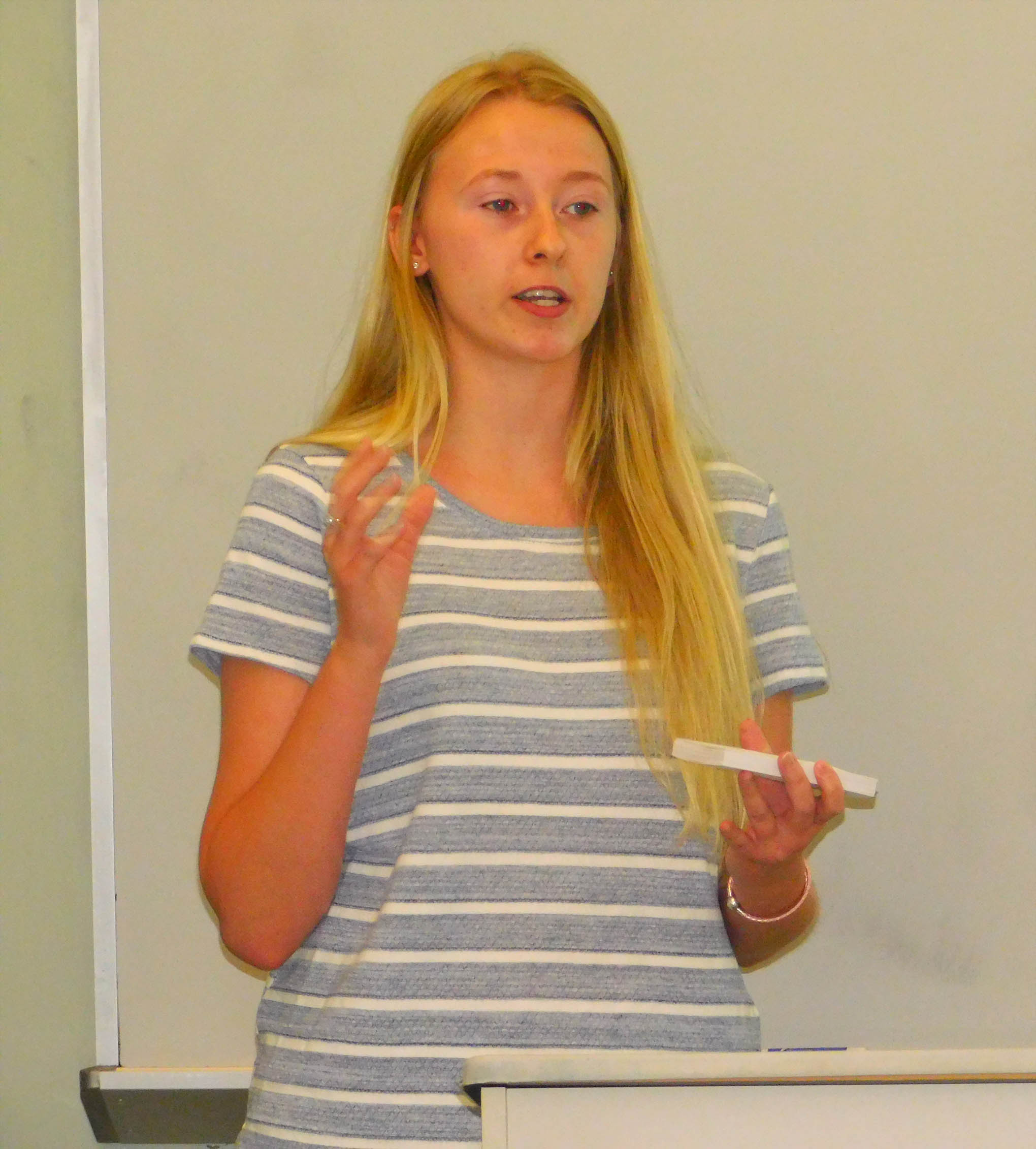CCCC Honors Scholars student presents project