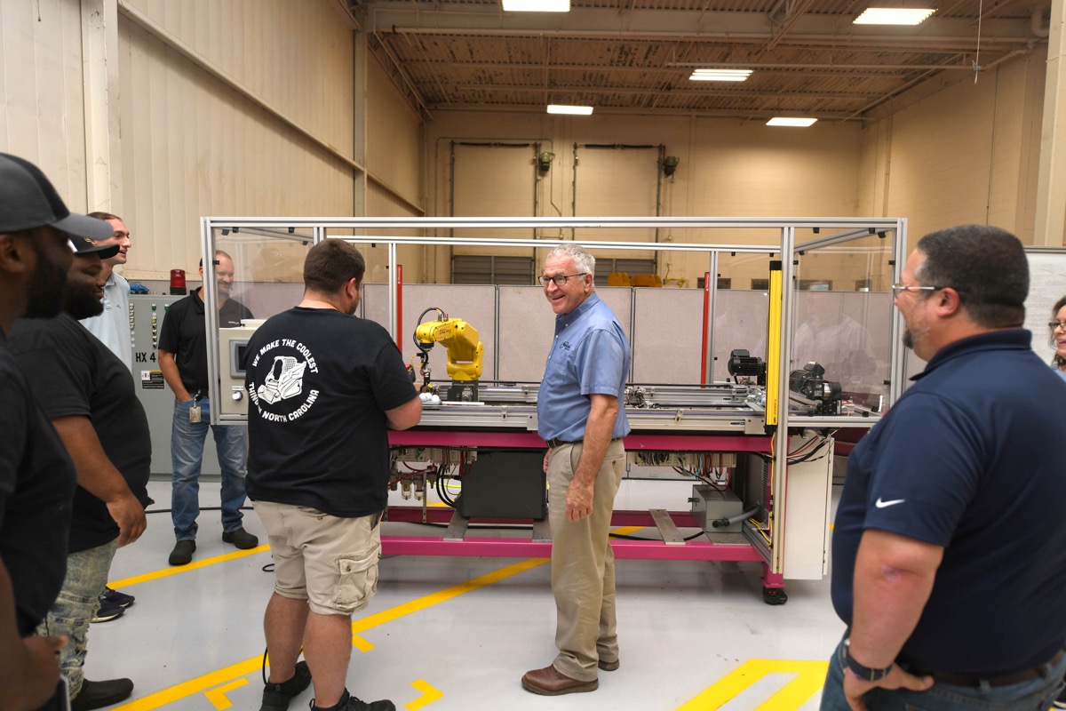 Jerry Pedley, Mertek donate Fanuc Robotic Arm to CCCC